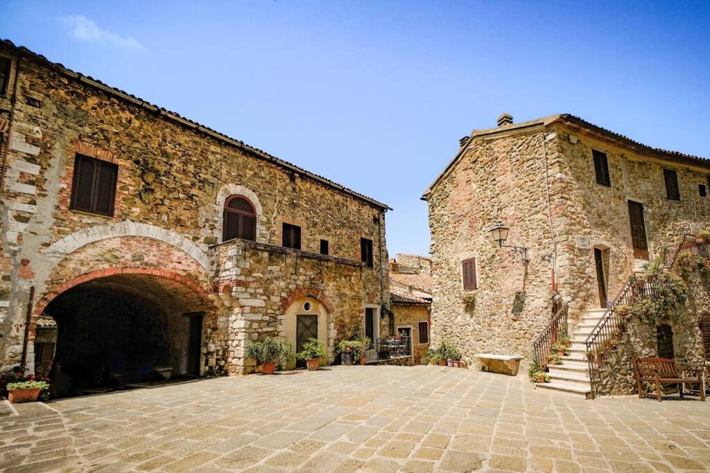 Inn Piazza In Montemerano, The Heart Of Tuscany Kültér fotó